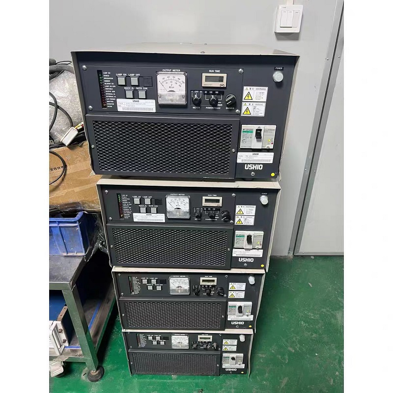 USHIORB牛尾UV電源故障維修 1、打開電源后，發(fā)現(xiàn)電源燈開啟一段時間后空開跳閘。考慮是空氣開關容量過小，此時我們可以疏通送風以及排風檢查過濾棉。 2、在工作中時，uv燈自動熄滅。該故障的原因有可能使風冷不夠，燈管老化，超過其使用壽命，也有可能是電源電壓過低，電源缺項。此時我們可以考慮檢查并更換uv燈管，提高電源電壓，配置一個穩(wěn)壓器。 3、在作業(yè)時，UV固化爐的固化效果不理想。有可能是uv等與工件的距離過大，uc燈老化，超過了它的使用壽命。我們可以在溫度允許的情況下，適當調整一下uv燈與工件的距離，如果還是沒有解決問題的話可以更換uv燈的燈管。 4、uv燈不亮。個別新的uv燈管在點火的時候會有困難，可以考慮是uv燈的質量問題，線路或者變壓器故障。我們可以再一定時間內頻繁開啟關閉uv燈，或者考慮更換uv燈管，檢查線路以及變壓器并及時處理故障。 5、變壓器溫度過高。散熱風機運轉不正常，排風量不夠，通風不好。可以檢查并清理一下風機，問題嚴重時刻考慮更換風機。 6、風機有異聲。考慮是軸承損壞，可以更換軸承來結局問題。 USHIORB牛尾UV曝光機驅動電源維修UV燈不亮。 (1) 故障原因：設置故障 解決方法：確認UV電源是否接通，模塊按鍵是否按下亮紅燈，液晶屏上是否顯示模塊“開啟” (2) 故障原因：線路原因 解決方法：用萬用表測量UV電路是否暢通. (3) 故障原因：UV燈板損壞 解決方法：檢查水循環(huán)系統(tǒng)是否正常工作，UV燈損壞很大可能是因為水循環(huán)出問題，導致散熱不良造成的。并跟換ＵＶ燈板。